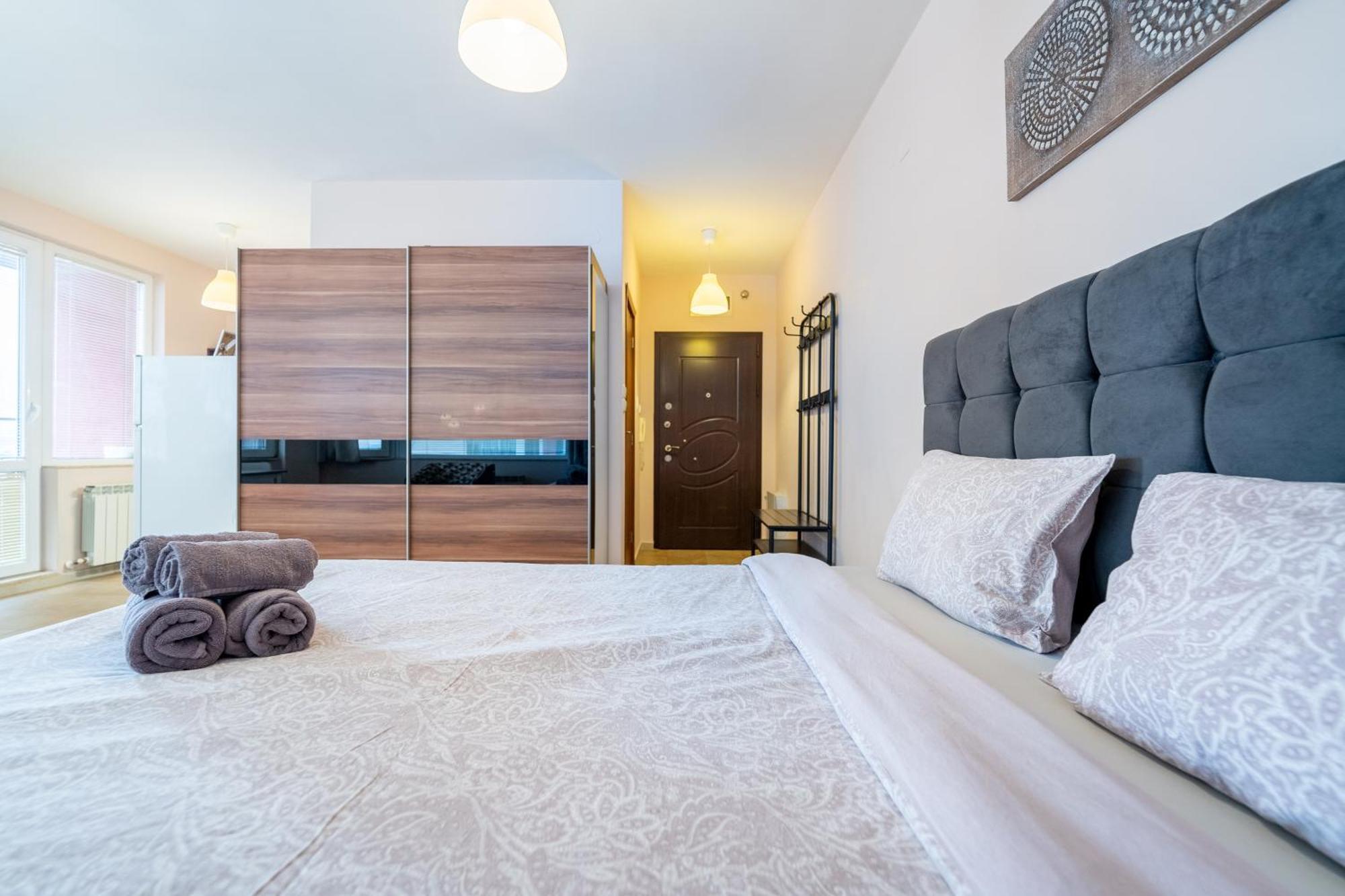 Lovely Apartment In Studentski Grad Sofia Bagian luar foto