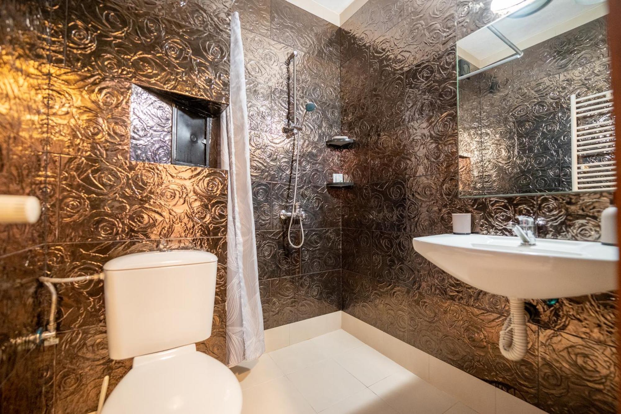 Lovely Apartment In Studentski Grad Sofia Bagian luar foto